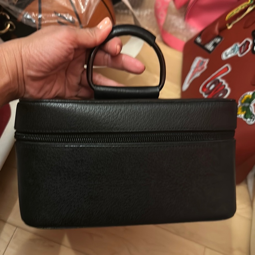 Gucci make up /toiletry /handbag